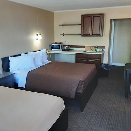 Berry'S Motel Труро Екстериор снимка