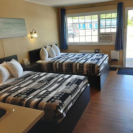Berry'S Motel Труро Екстериор снимка